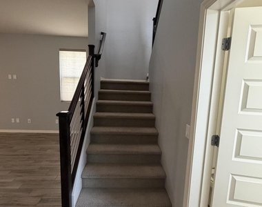 1563 W Marlin Drive - Photo Thumbnail 17