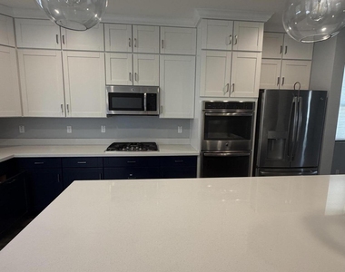 1563 W Marlin Drive - Photo Thumbnail 2