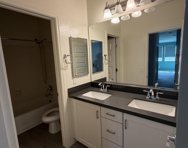 1563 W Marlin Drive - Photo Thumbnail 27