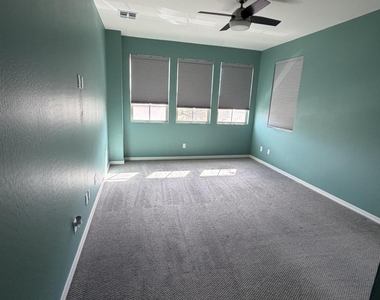 1563 W Marlin Drive - Photo Thumbnail 31