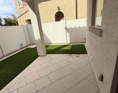 1563 W Marlin Drive - Photo Thumbnail 10