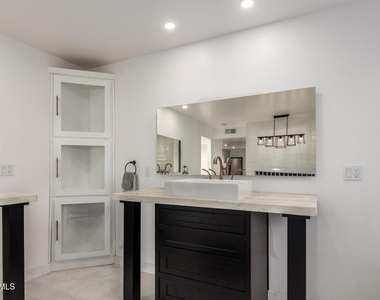 3800 E Lincoln Drive - Photo Thumbnail 18