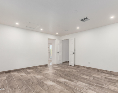 3800 E Lincoln Drive - Photo Thumbnail 26