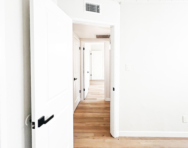 25 E Eva Street - Photo Thumbnail 2