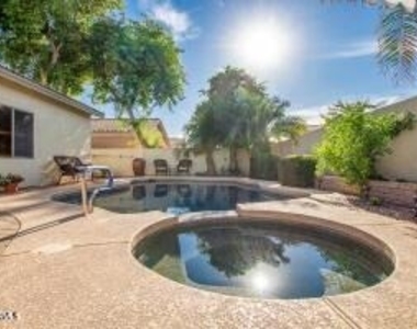 2096 E Riviera Drive - Photo Thumbnail 8