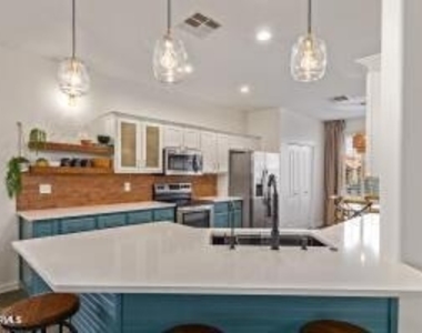 2096 E Riviera Drive - Photo Thumbnail 12