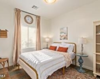 2096 E Riviera Drive - Photo Thumbnail 23