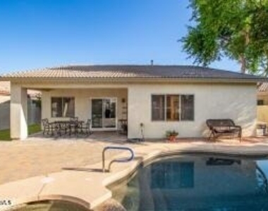 2096 E Riviera Drive - Photo Thumbnail 4