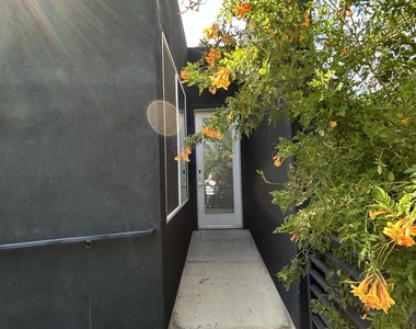 526 W Culver Street - Photo Thumbnail 3