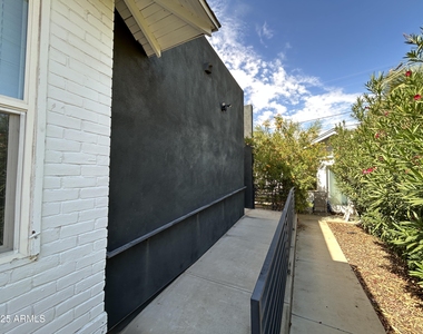 526 W Culver Street - Photo Thumbnail 2
