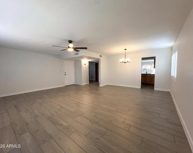 4222 E Winnetka Drive - Photo Thumbnail 5