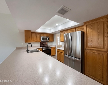 4222 E Winnetka Drive - Photo Thumbnail 10