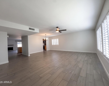 4222 E Winnetka Drive - Photo Thumbnail 1