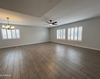 4222 E Winnetka Drive - Photo Thumbnail 4