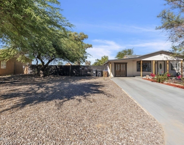 340 W Lindbergh Avenue - Photo Thumbnail 5