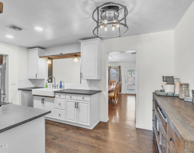 340 W Lindbergh Avenue - Photo Thumbnail 12