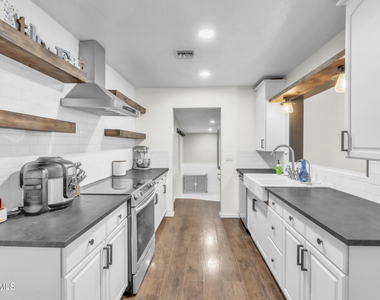 340 W Lindbergh Avenue - Photo Thumbnail 13