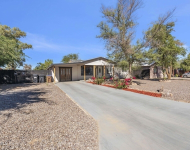 340 W Lindbergh Avenue - Photo Thumbnail 4