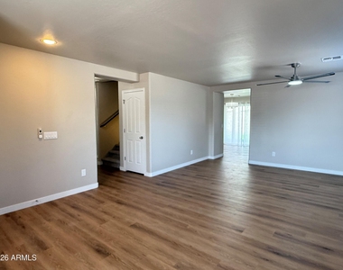 11534 W Longley Lane - Photo Thumbnail 3