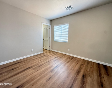 11534 W Longley Lane - Photo Thumbnail 22