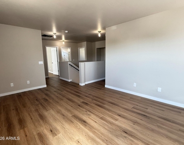 11534 W Longley Lane - Photo Thumbnail 13
