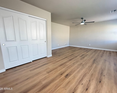 11534 W Longley Lane - Photo Thumbnail 10