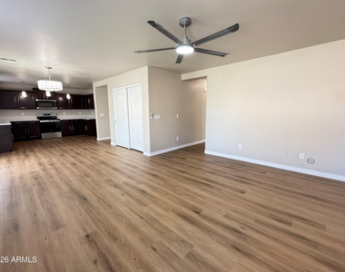 11534 W Longley Lane - Photo Thumbnail 6