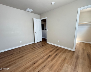 11534 W Longley Lane - Photo Thumbnail 21