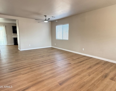 11534 W Longley Lane - Photo Thumbnail 2