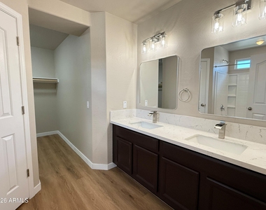 11534 W Longley Lane - Photo Thumbnail 15