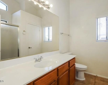 16255 W Moreland Street - Photo Thumbnail 5