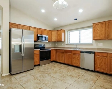 16255 W Moreland Street - Photo Thumbnail 2