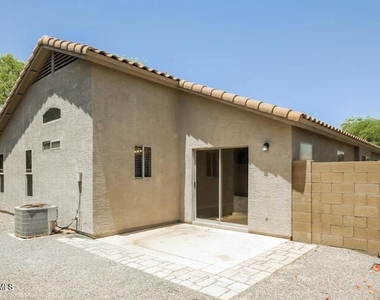 16255 W Moreland Street - Photo Thumbnail 7
