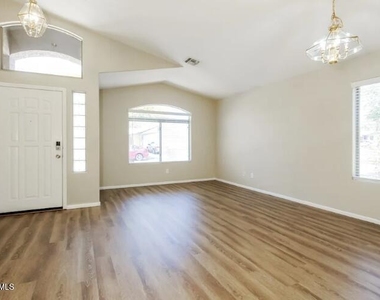 16255 W Moreland Street - Photo Thumbnail 1