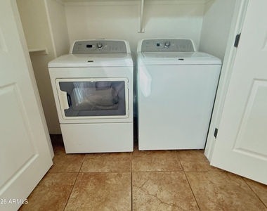 330 S Farmer Avenue - Photo Thumbnail 18