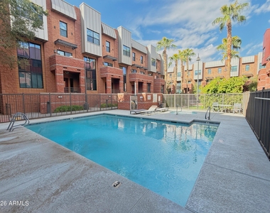 330 S Farmer Avenue - Photo Thumbnail 22