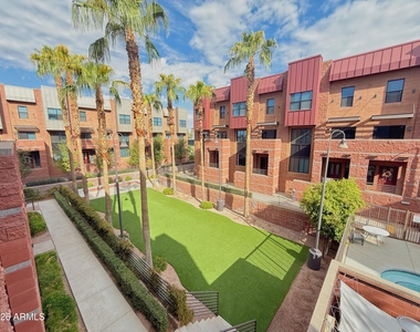330 S Farmer Avenue - Photo Thumbnail 20