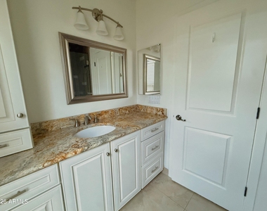 330 S Farmer Avenue - Photo Thumbnail 15