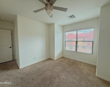330 S Farmer Avenue - Photo Thumbnail 13