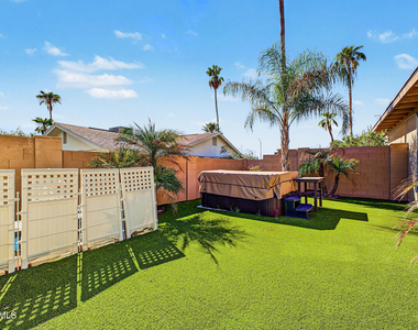 15037 N 8th Way - Photo Thumbnail 23
