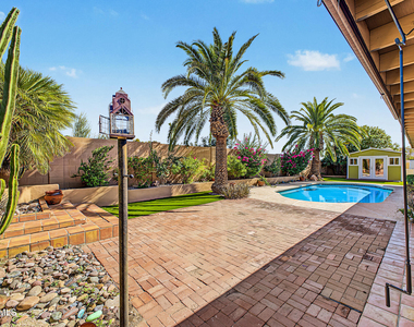 15037 N 8th Way - Photo Thumbnail 22
