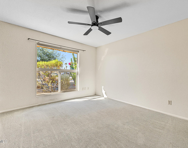 15037 N 8th Way - Photo Thumbnail 13