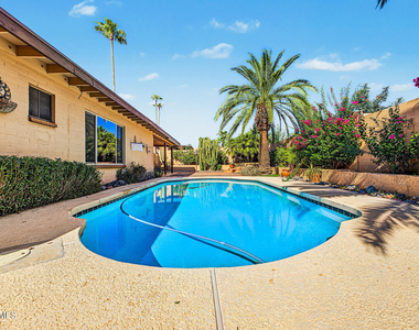 15037 N 8th Way - Photo Thumbnail 27