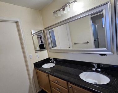 393 W Colt Road - Photo Thumbnail 7