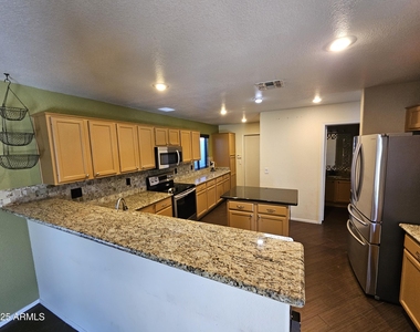 393 W Colt Road - Photo Thumbnail 3