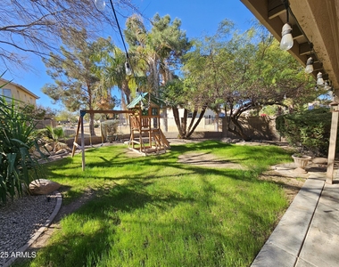 393 W Colt Road - Photo Thumbnail 9