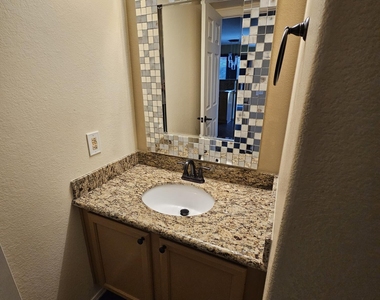 393 W Colt Road - Photo Thumbnail 5