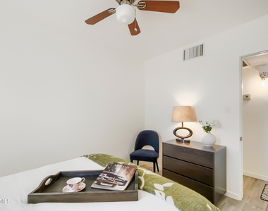 800 W Howe Street - Photo Thumbnail 26