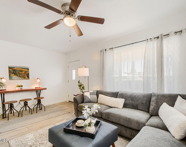 800 W Howe Street - Photo Thumbnail 9