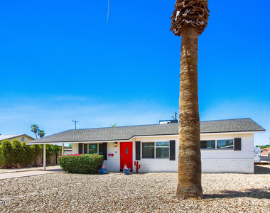 800 W Howe Street - Photo Thumbnail 4